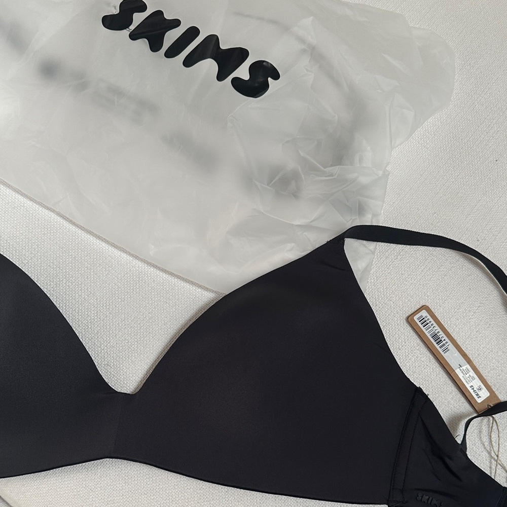 SKIMS Black wireless bra